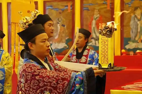 法事现场缘主失言，仙师不肯收法——虔诚是超度的第一道符